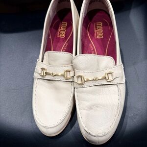 Munro Women's Cream Loafers with Gold Accent